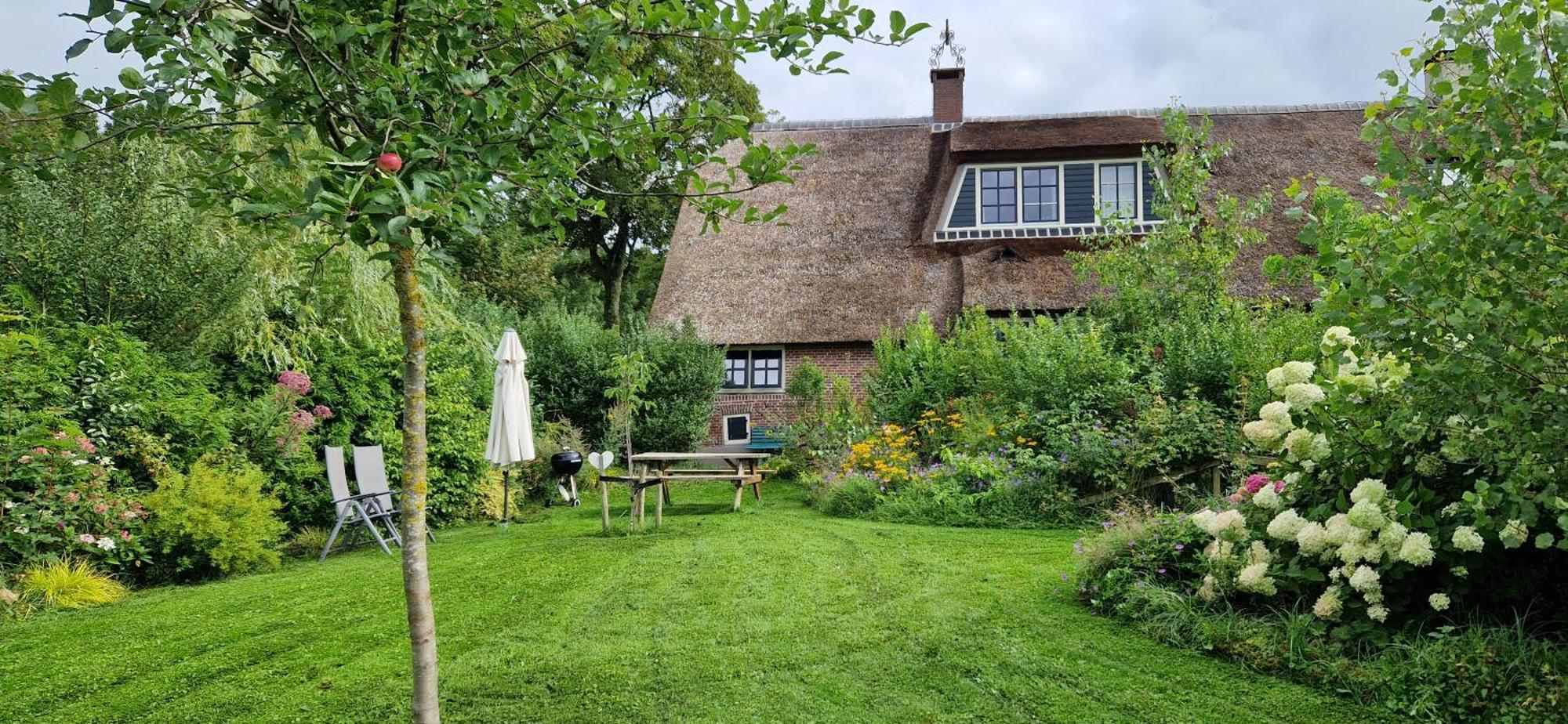 Magnificent Farmhouse In Central Holland 4A & 2C Schoonrewoerd エクステリア 写真